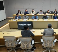 아산시의회 연구회, 삼성 디스플레이 방문해 산업 활성화 모색