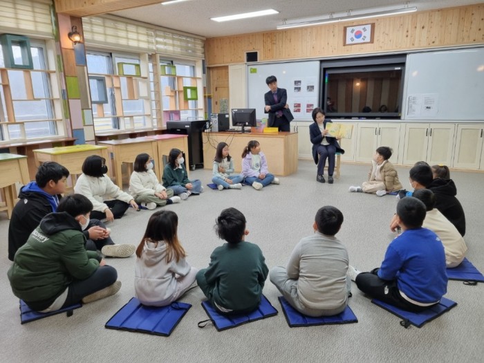 사진-결성초등학교, 이색적인 개학식 눈길-2.jpg